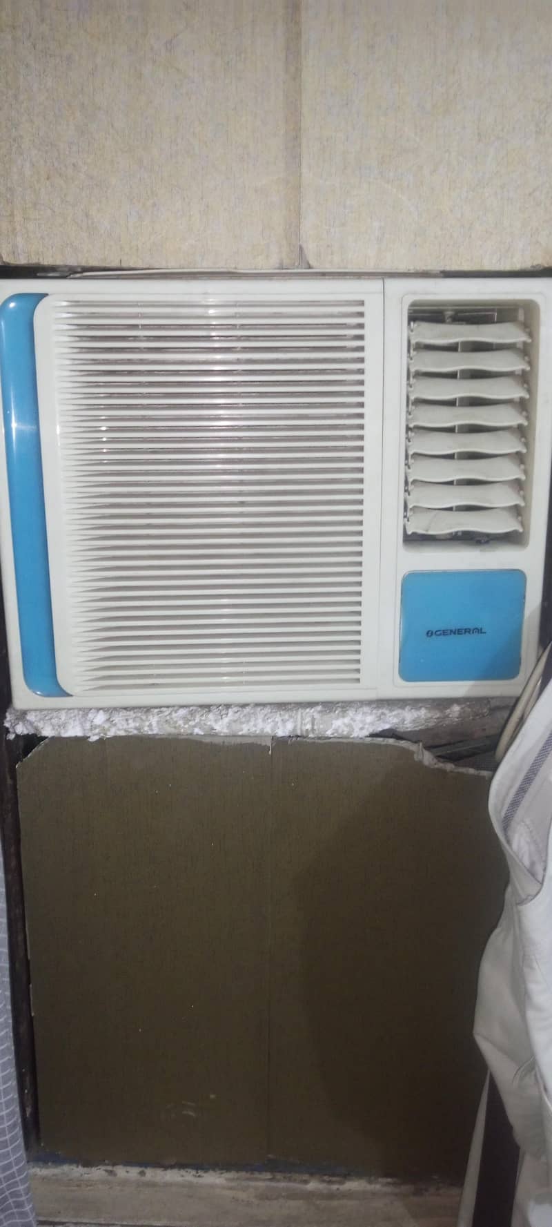 General AC. Small. 1