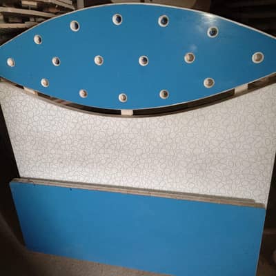 single bed in good condition complete without mattress