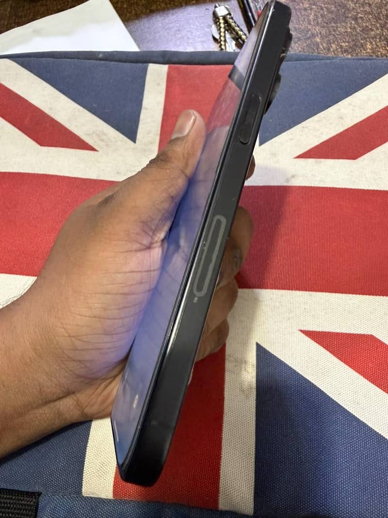 Apple iPhone 15 Pro Max 3