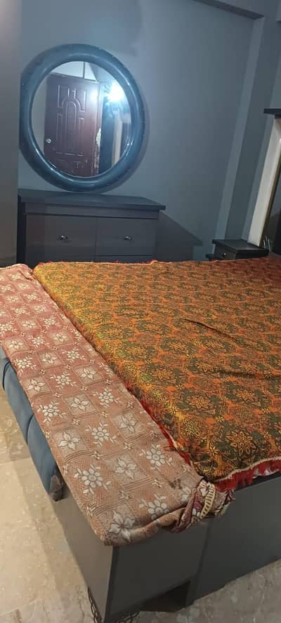 Bed & dresser