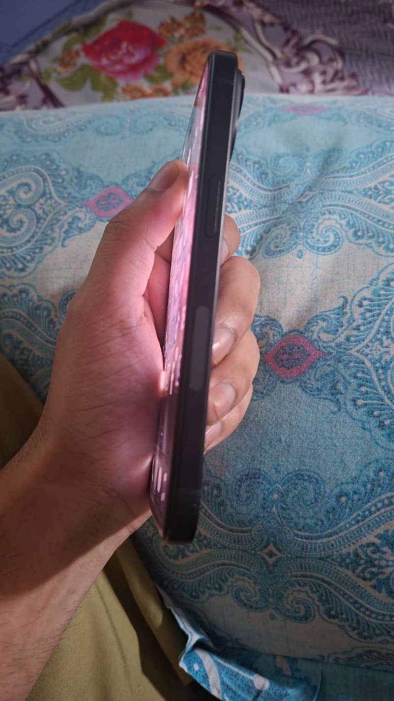 Apple iPhone 15 3