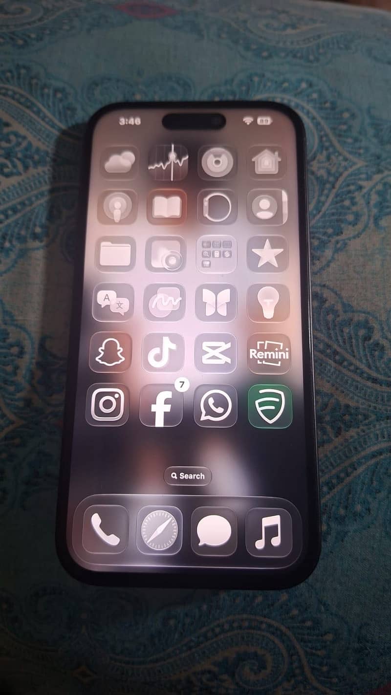 Apple iPhone 15 4