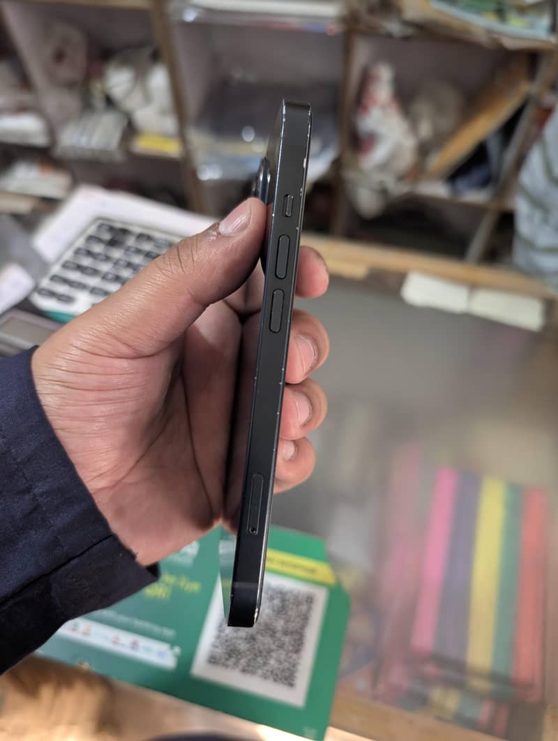 Apple iPhone 13 3