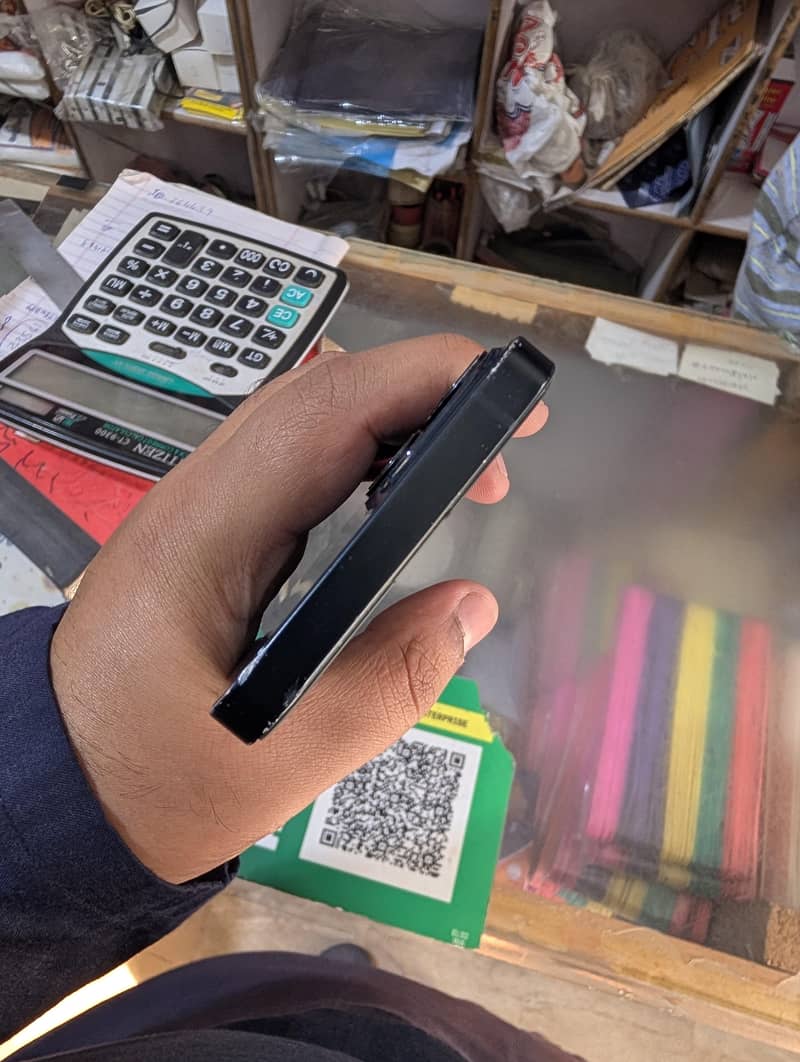 Apple iPhone 13 4