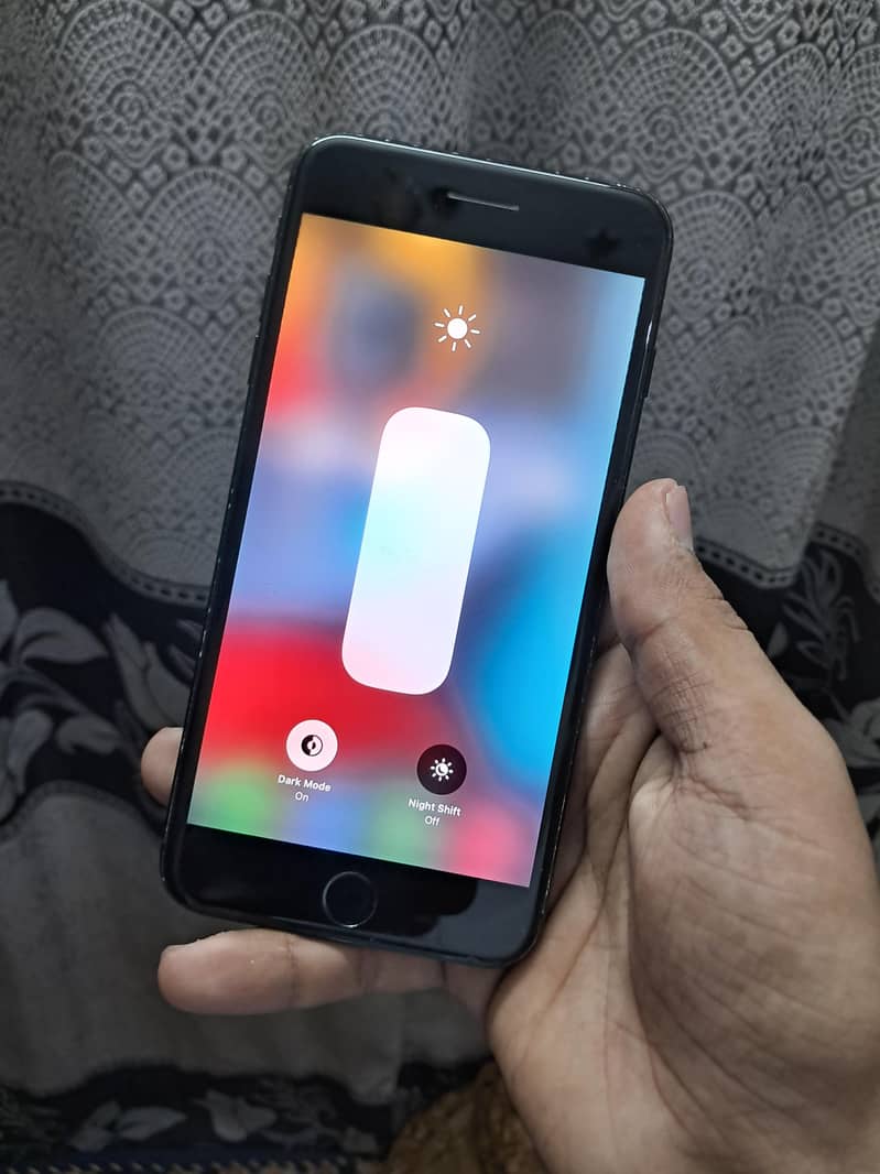 Apple iPhone 7 Plus 1