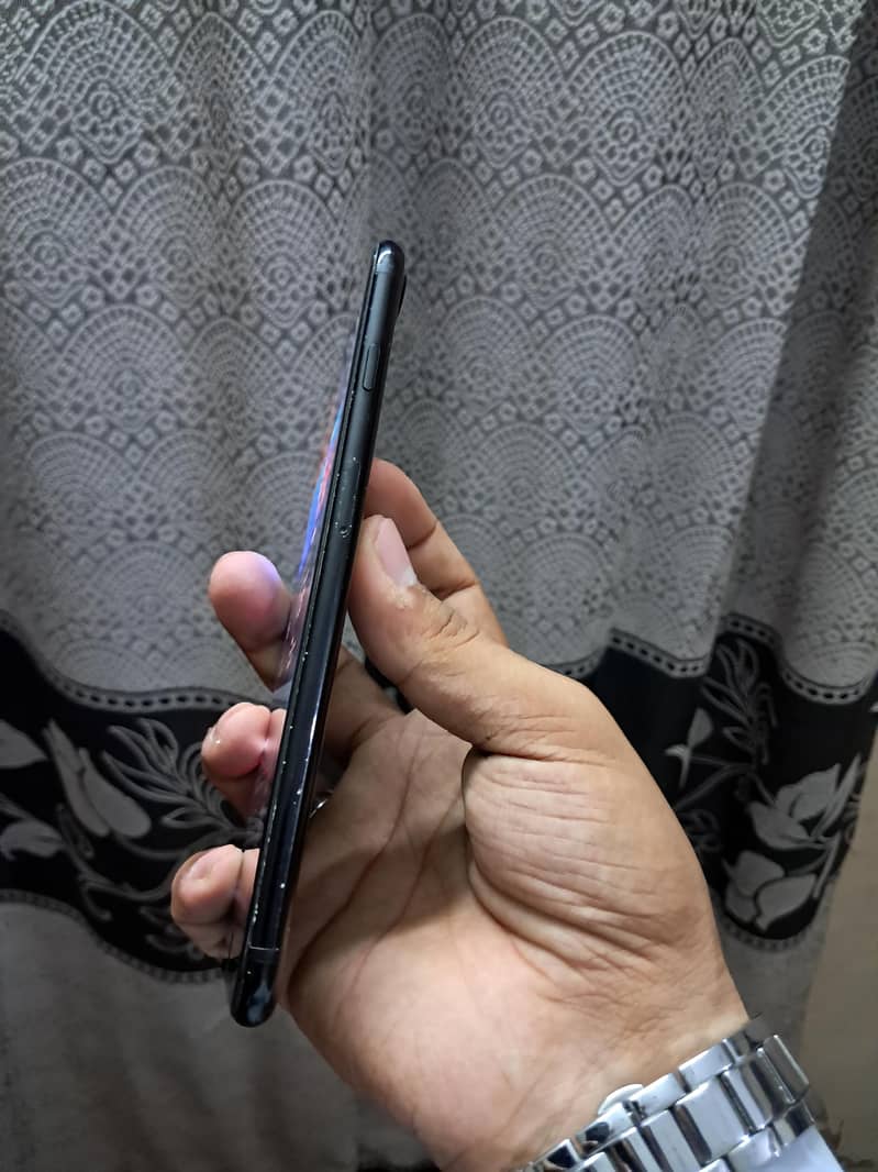 Apple iPhone 7 Plus 4