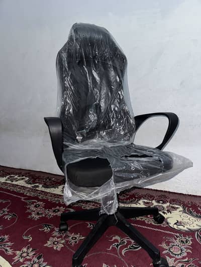 Study and gaming chair