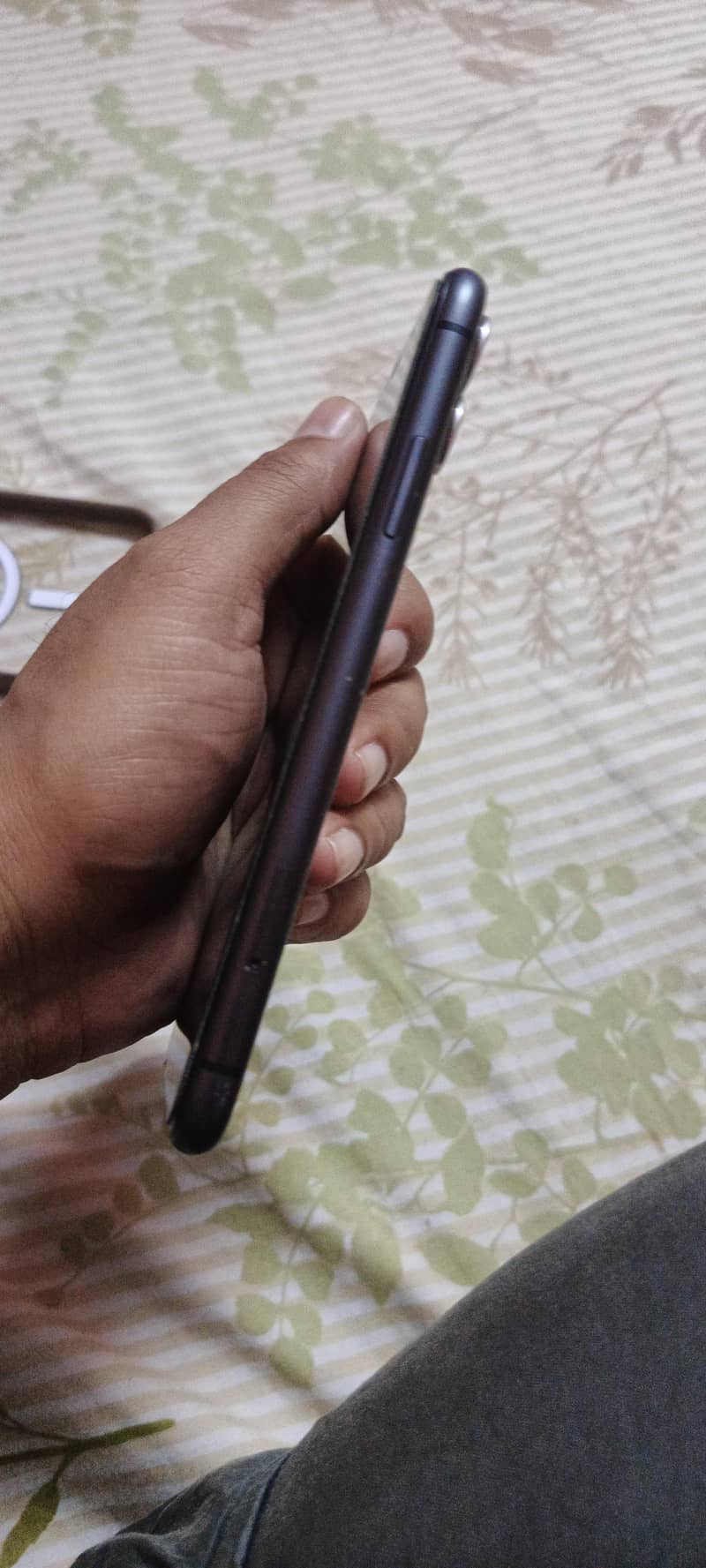Apple iPhone 11 3