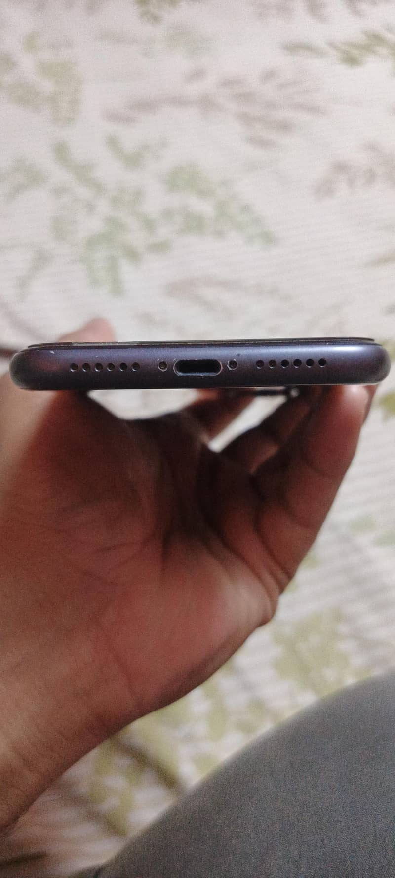 Apple iPhone 11 4