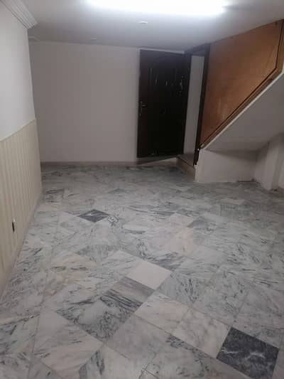 Basement for rent in G-13/1 (4 Marla)