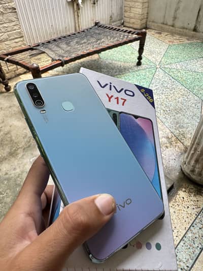 Vivo 8/256 with box