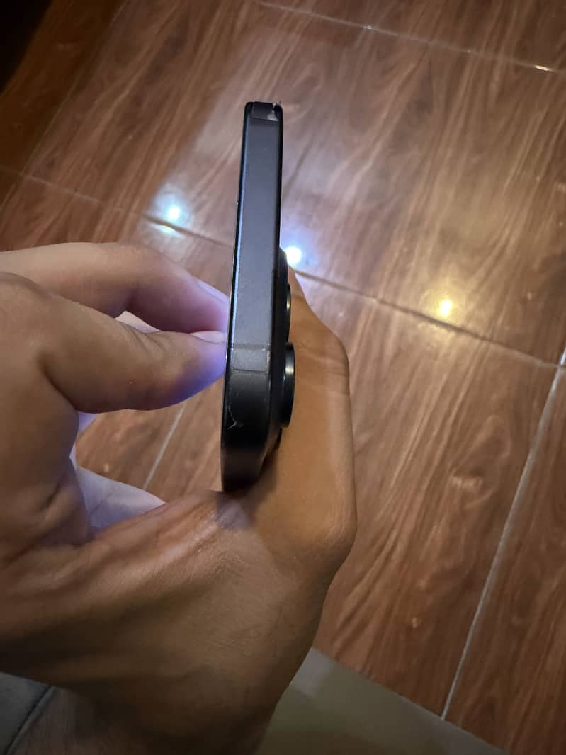 Apple iPhone 15 Pro Max 5