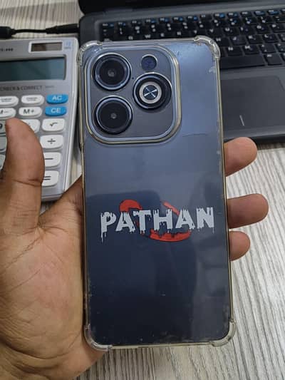 Infinix Hot 40i 8gb ram 256 gb room