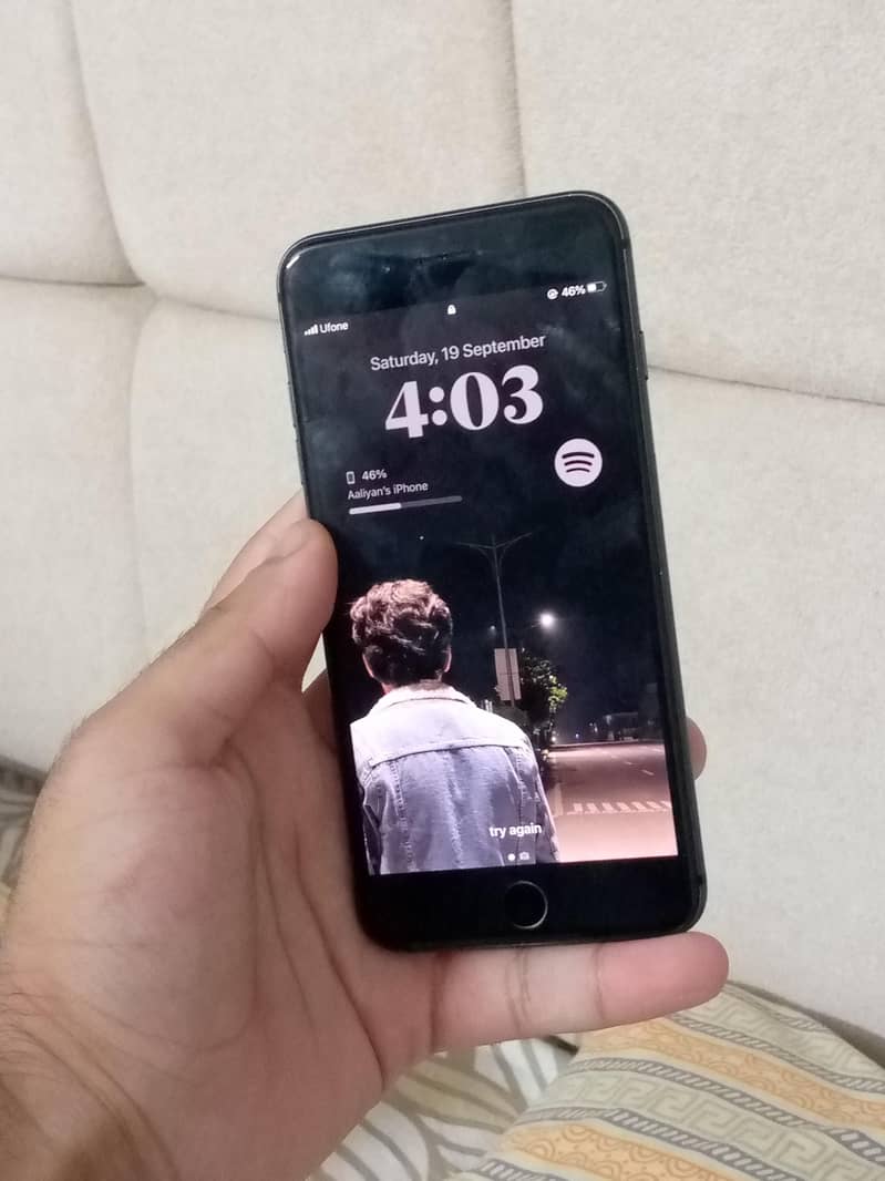 Apple iPhone 8 Plus 1