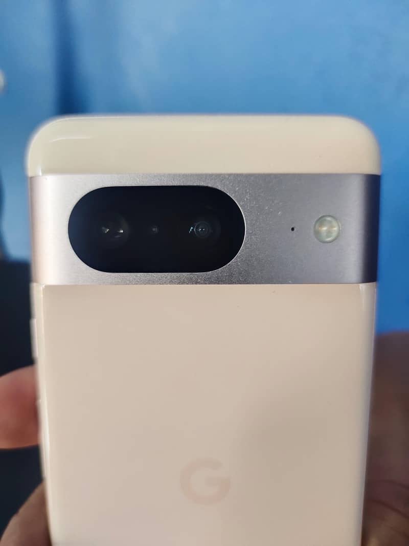 Google Pixel 8 6