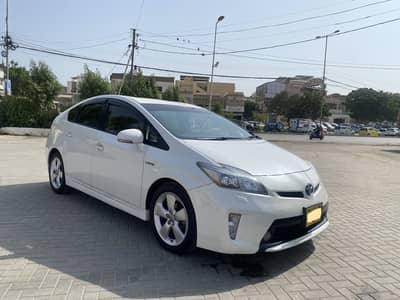 Prius 12/16 (Pearl White S touring GS)