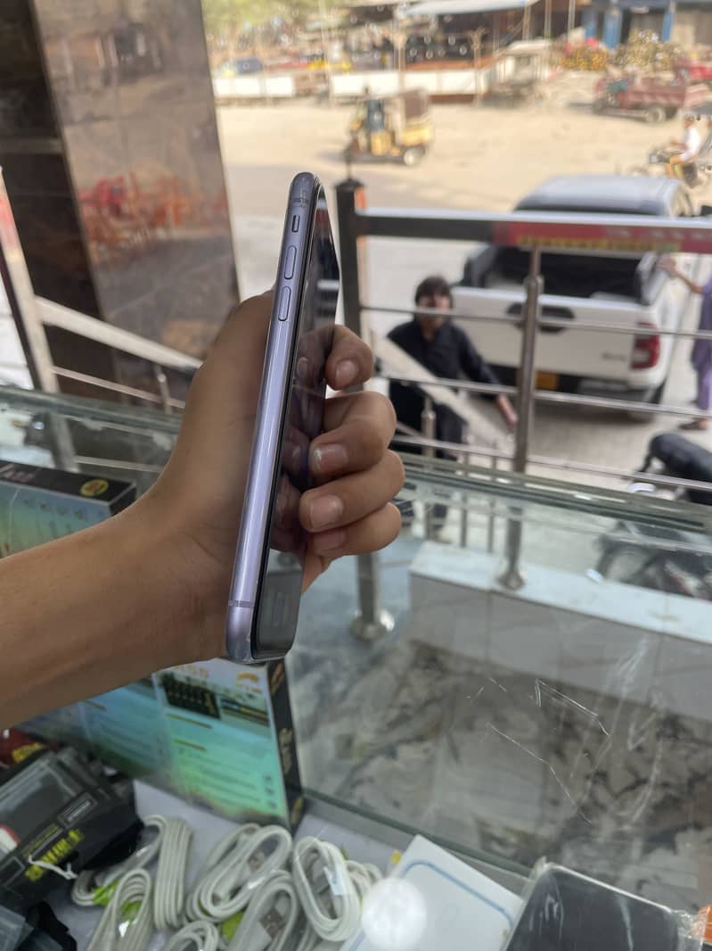 Apple iPhone 11 5