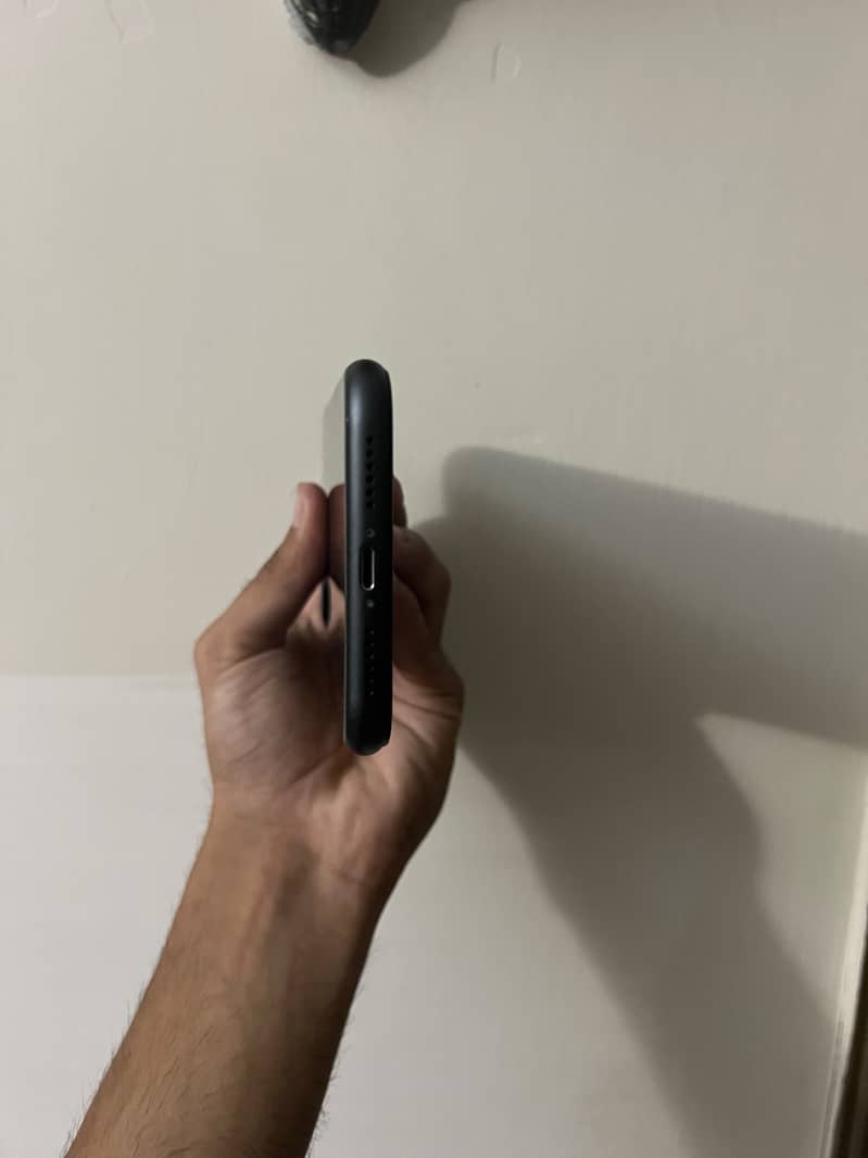Apple iPhone 11 8