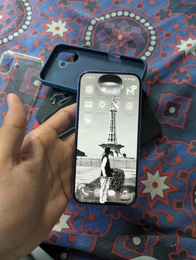 Apple iPhone 16 1