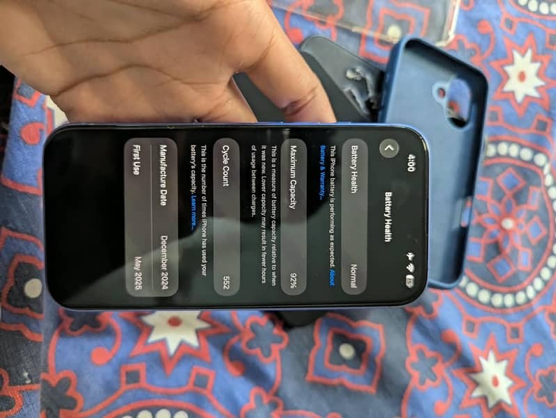 Apple iPhone 16 4