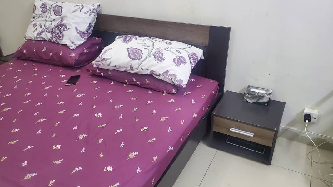Interwood Bed 1