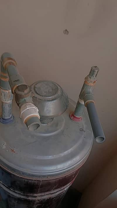 Electron Heavy Duty Gas Geyser – Used