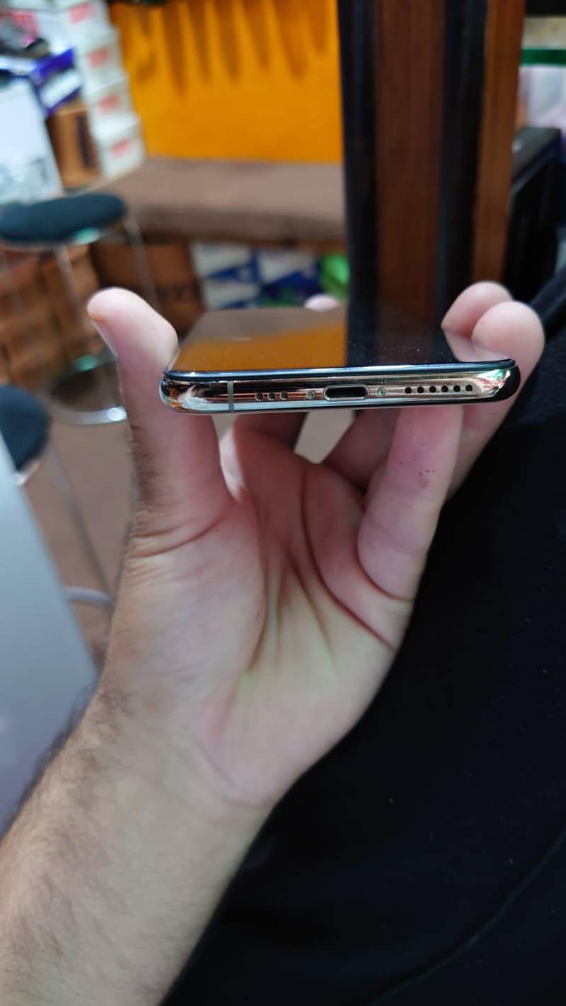 Apple iPhone X 1