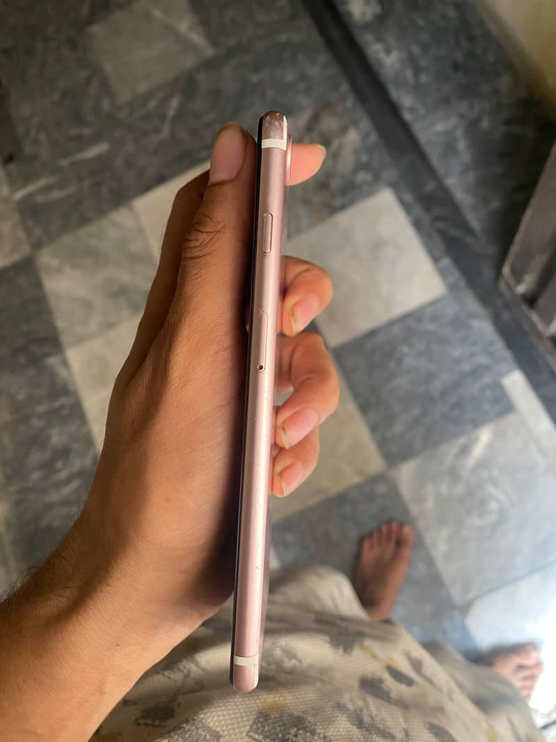 Apple iPhone 7 Plus 2