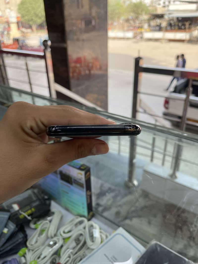 Apple iPhone XS Max 0