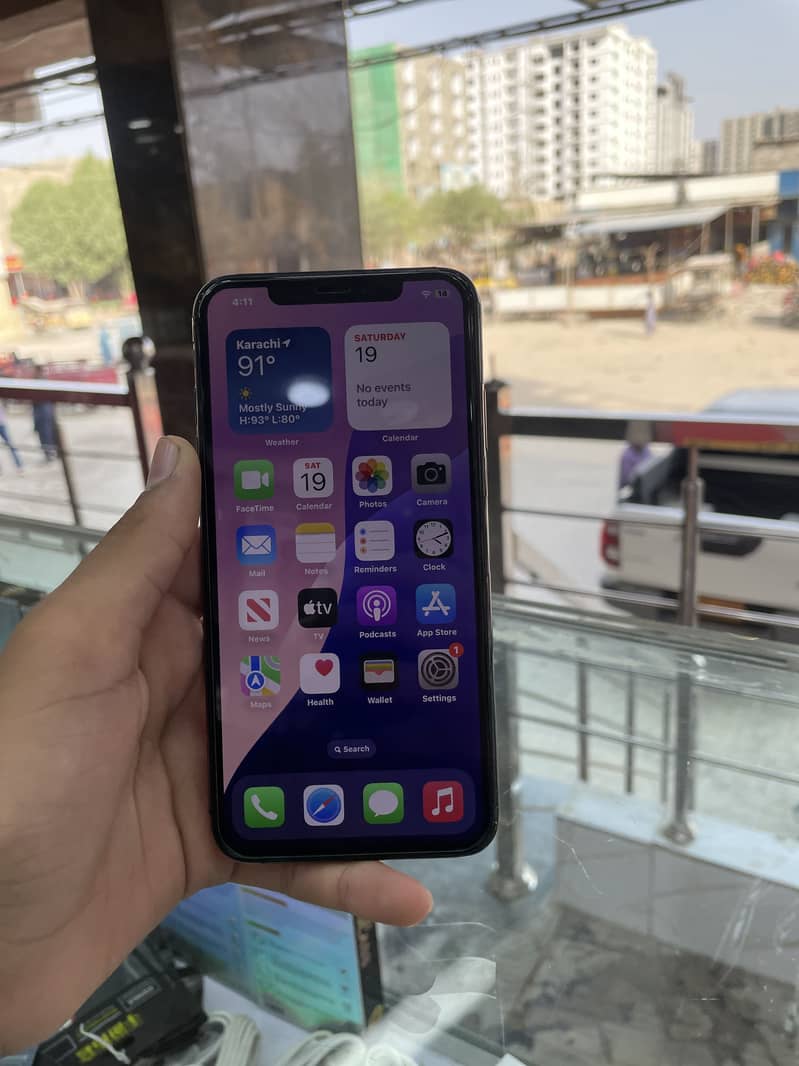 Apple iPhone XS Max 6