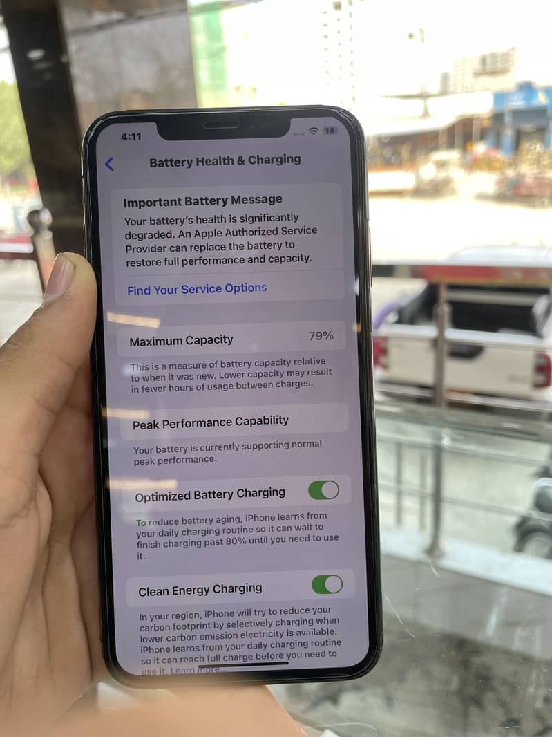 Apple iPhone XS Max 7