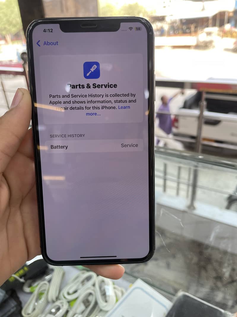 Apple iPhone XS Max 10