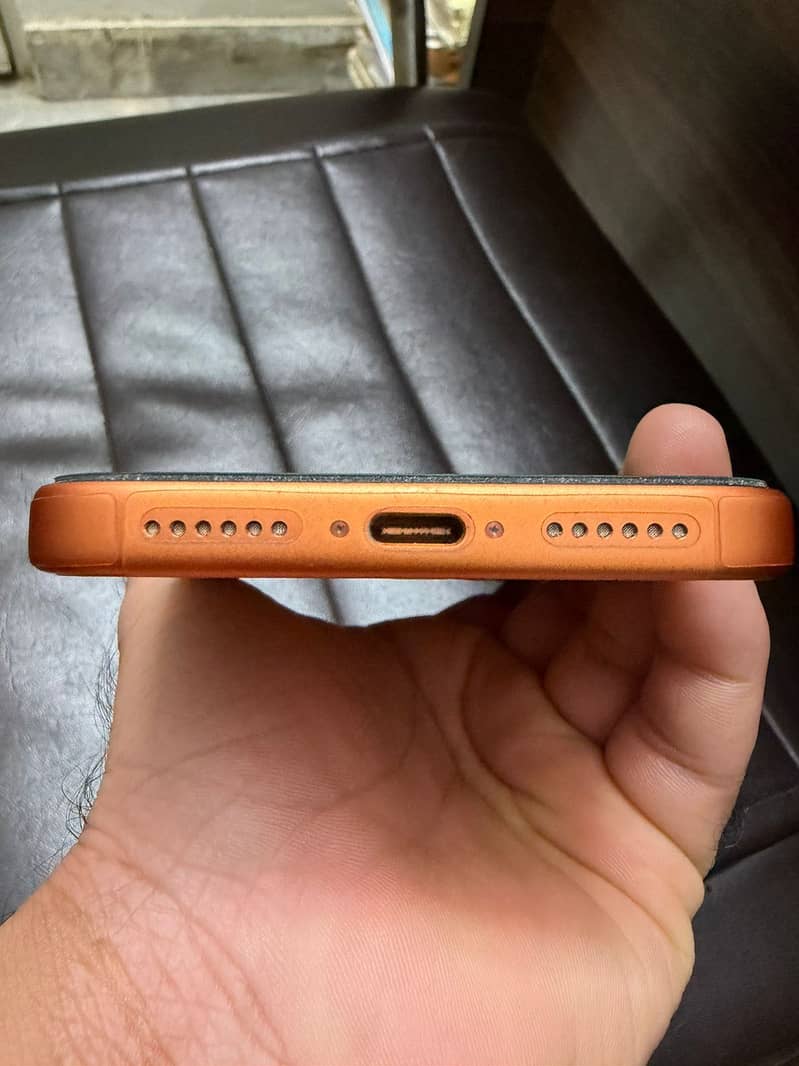 Apple iPhone 17 Pro Max 4