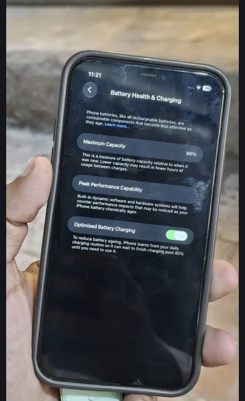 Apple iPhone 11 4