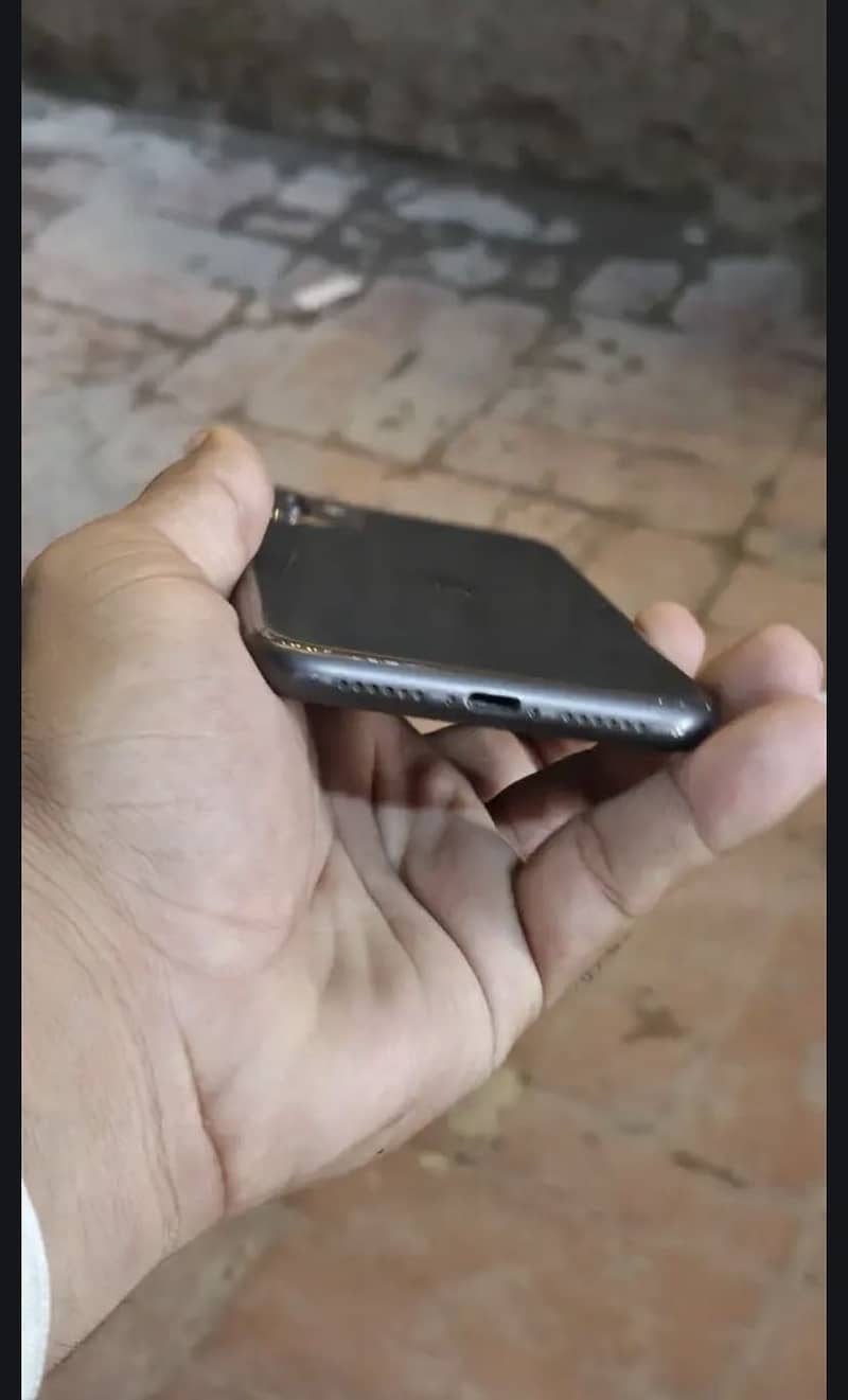 Apple iPhone 11 5