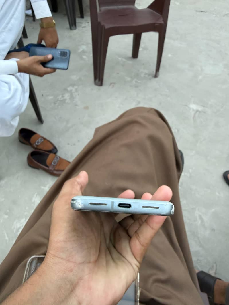 Google Pixel 8 2