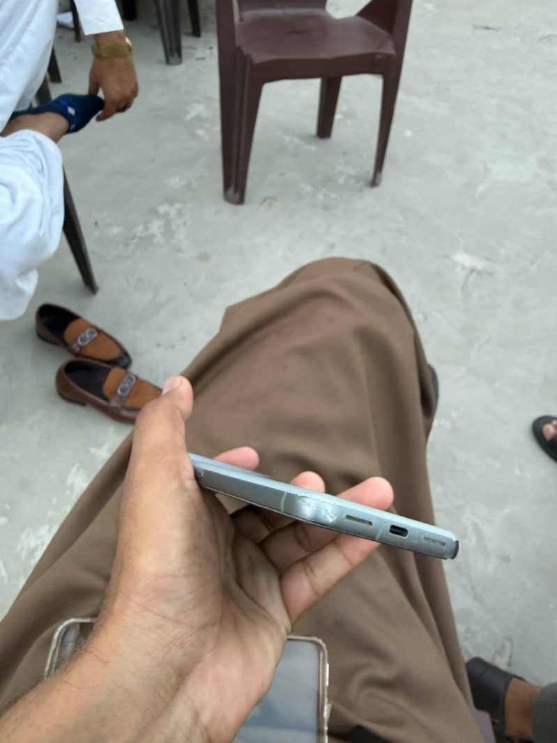 Google Pixel 8 3