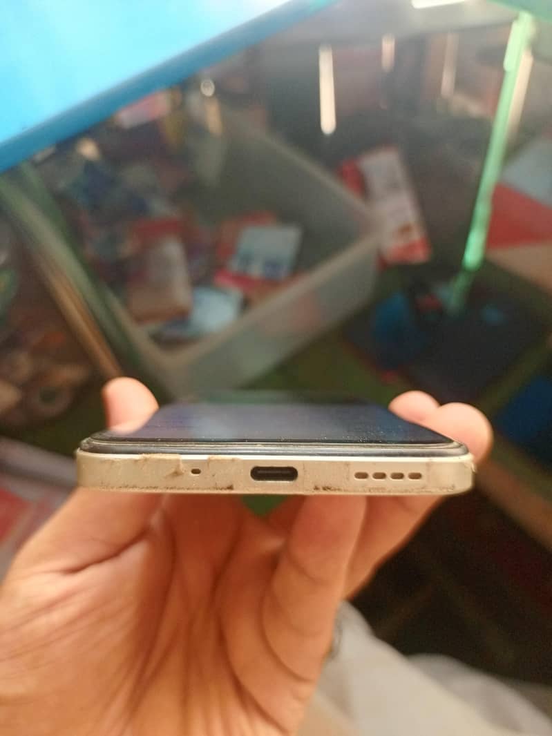 Realme C75 4