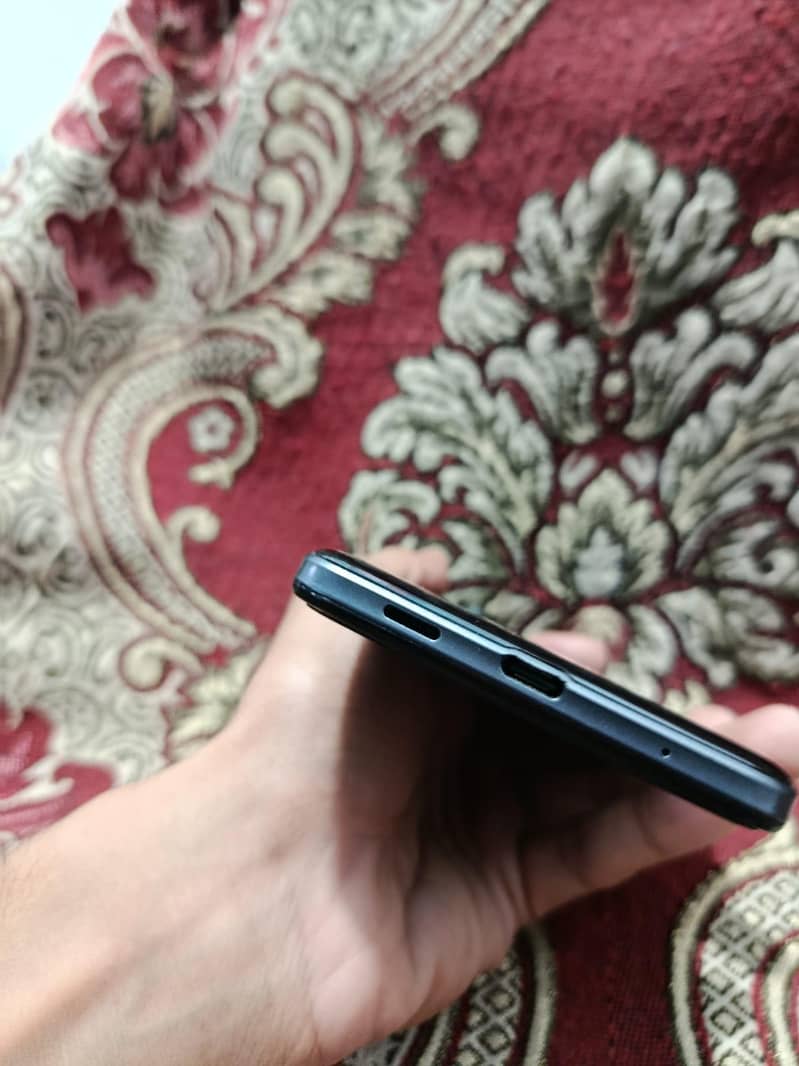 Sharp Aqous Zero 5g Basic ( one month sim time available) 5
