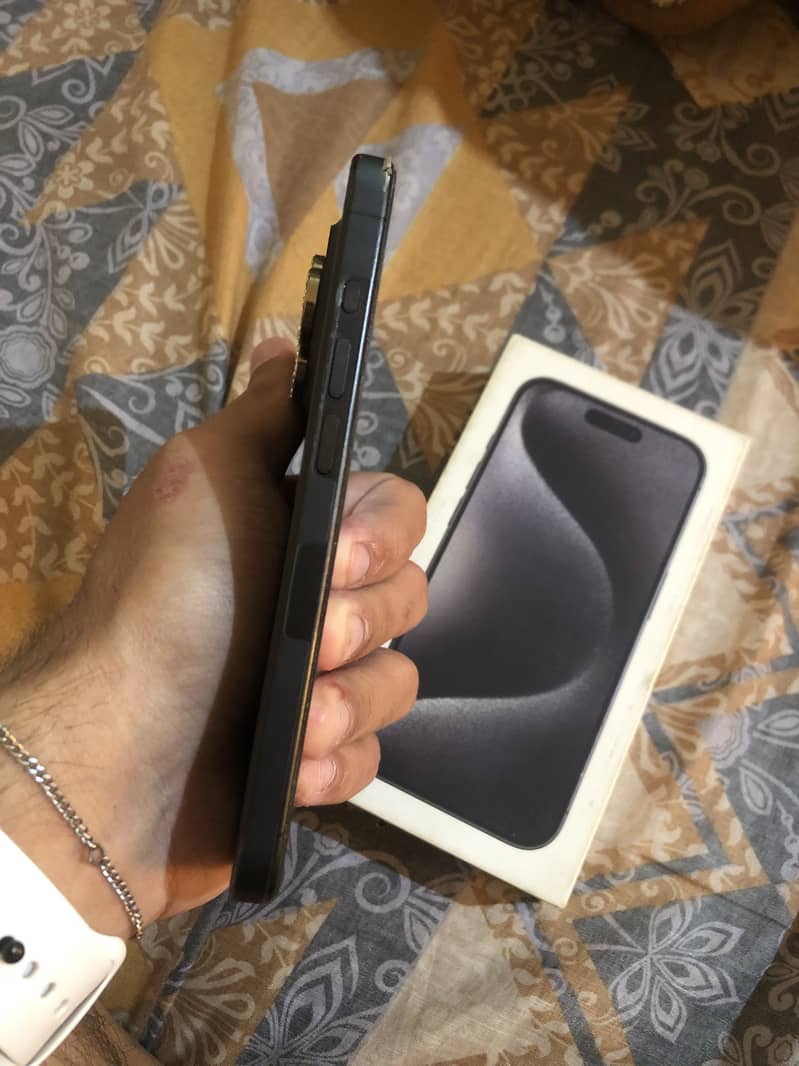 Apple iPhone 15 Pro 1