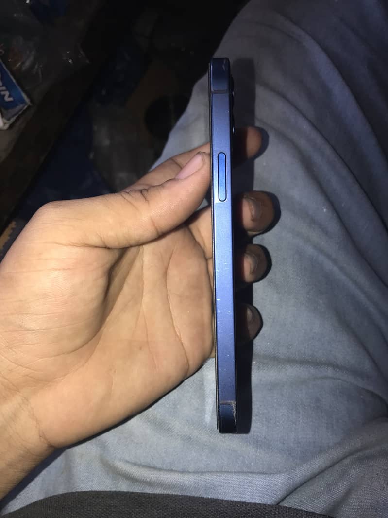 Apple iPhone 12 5
