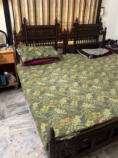 2 Single solid wood beds with mattress
