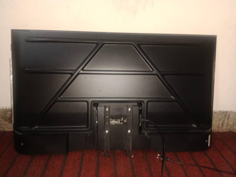 TCL LED 4