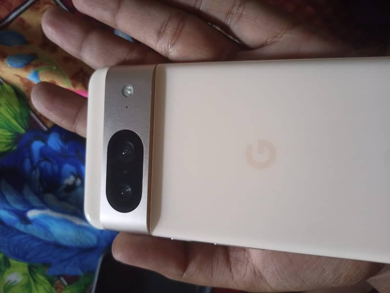 Google Pixel 8 1