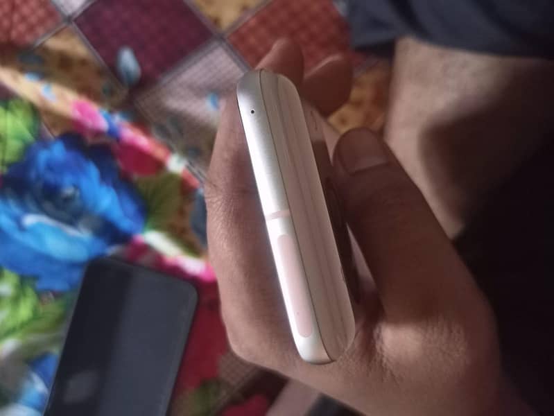 Google Pixel 8 3