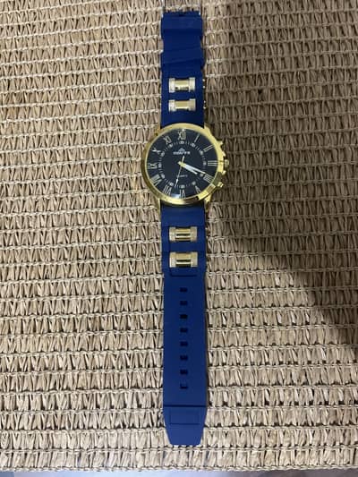 Blue golden affordable watch with big beauty