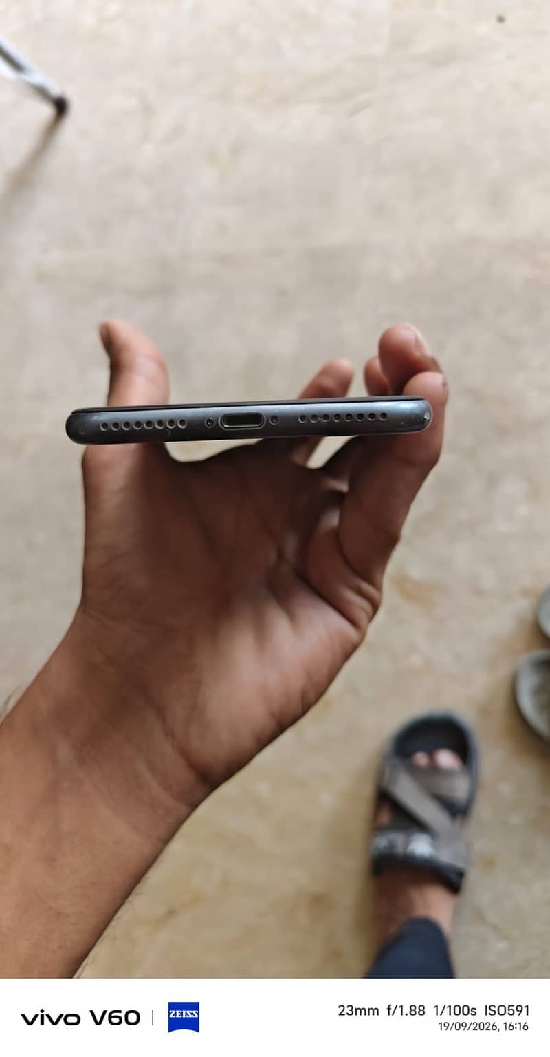 Apple iPhone 8 Plus 3