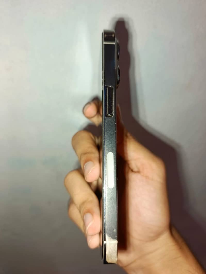 Apple iPhone 13 Pro 4