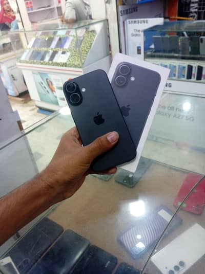 Apple iPhone 16
