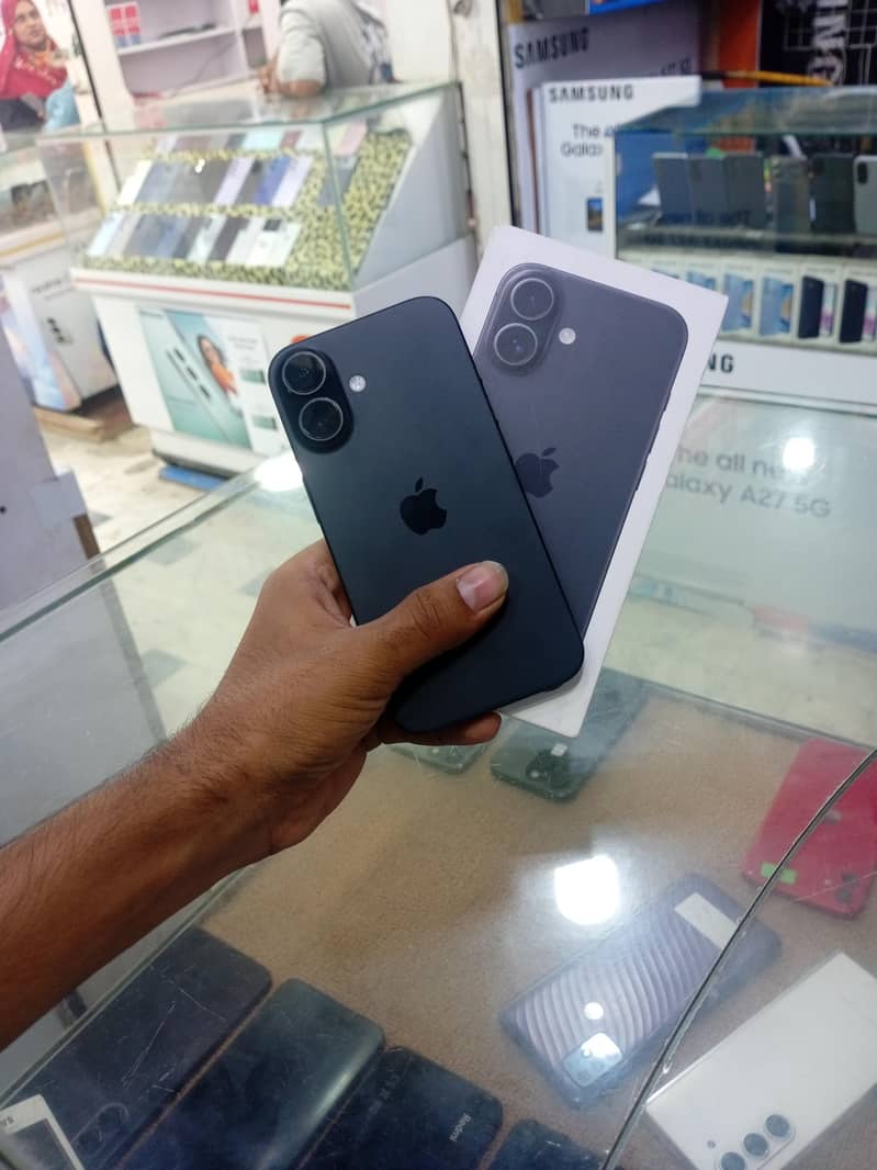 Apple iPhone 16 0